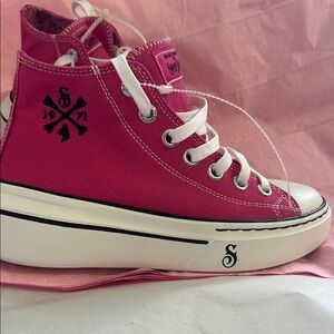 Sketchers Snoop Dog High-Top Sneakers